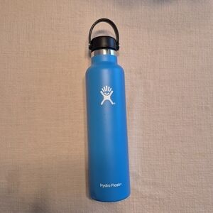 Hydro Flask Blue Water Bottle 24 Oz